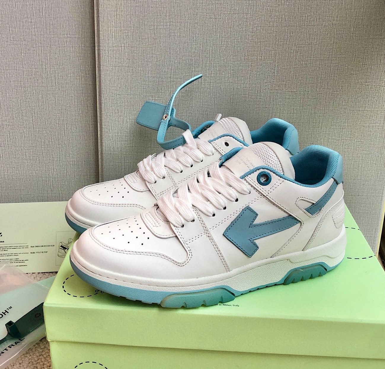 OFF-WH*TE Out Of Office “OOO” Low White Blue