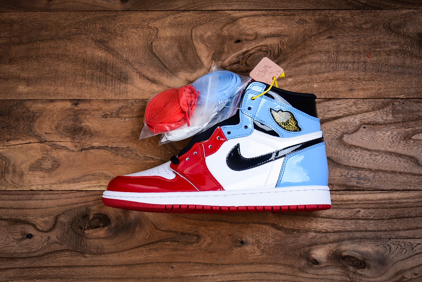 Jordan 1 Retro High Fearless UNC Chicago