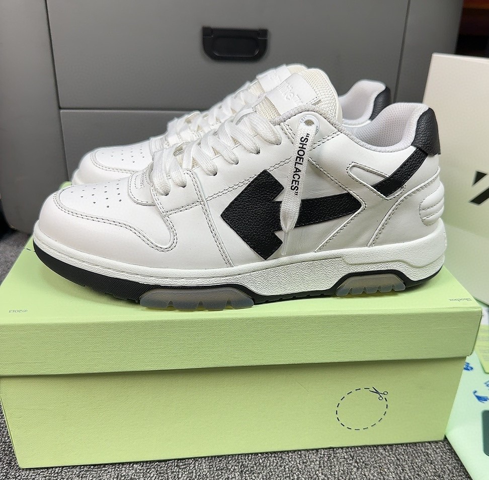 OFF-WH*TE Out Of Office “OOO” Low White Black