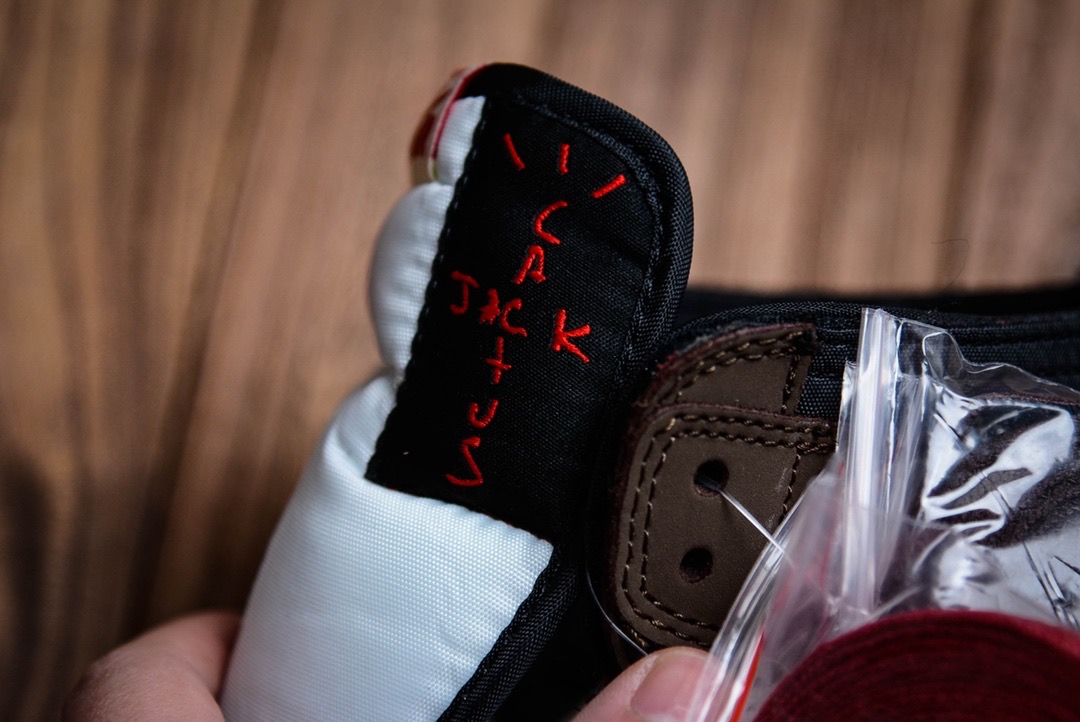 Jordan 1 Retro High OG SP Travis Scott