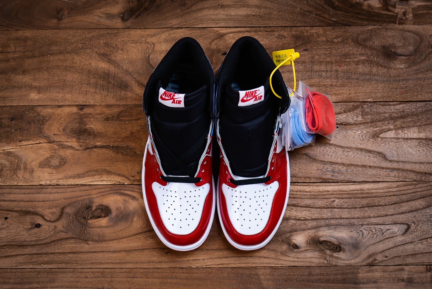 Jordan 1 Retro High Fearless UNC Chicago