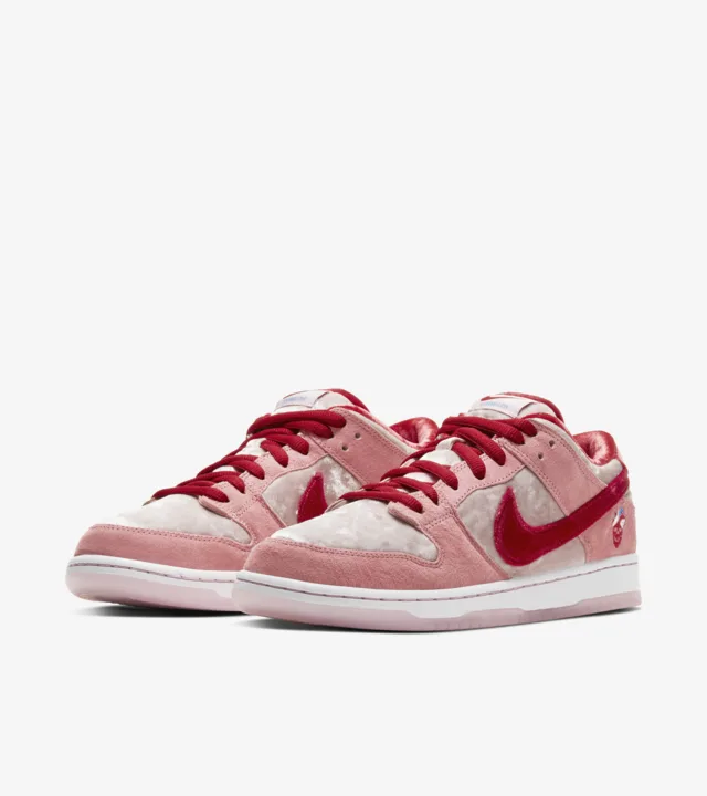 Nike SB Dunk Low StrangeLove Skateboards