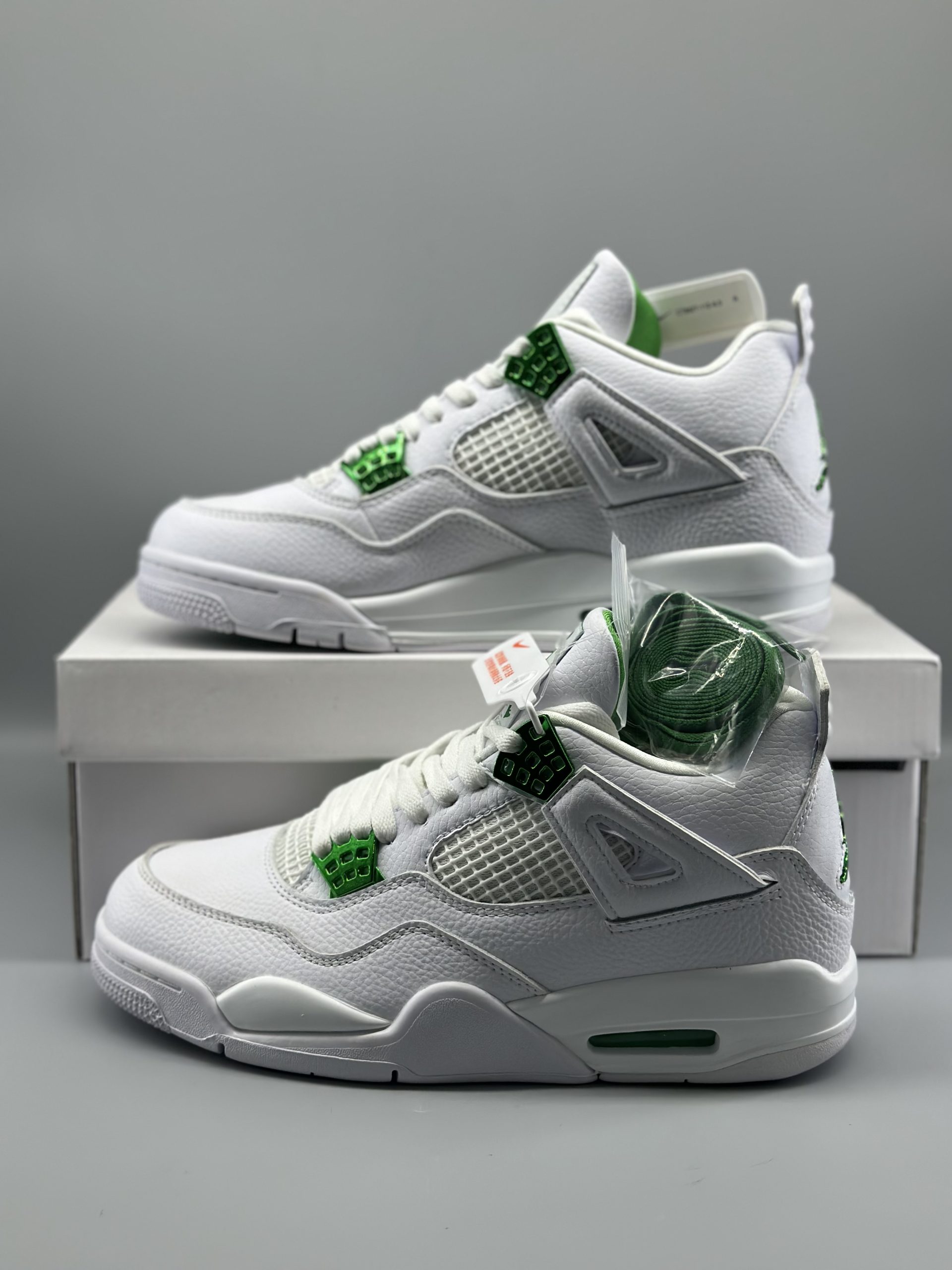 Jordan 4 Retro Metallic Green