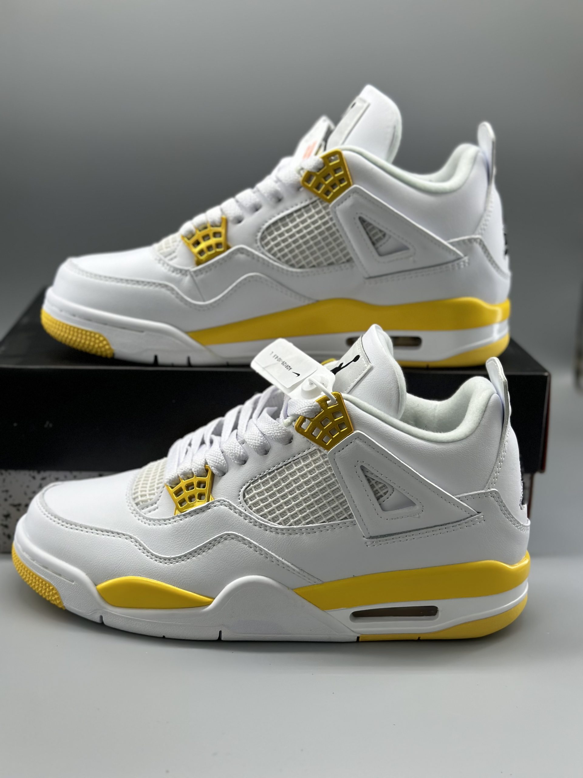 Jordan 4 Metallic Yellow(2024)