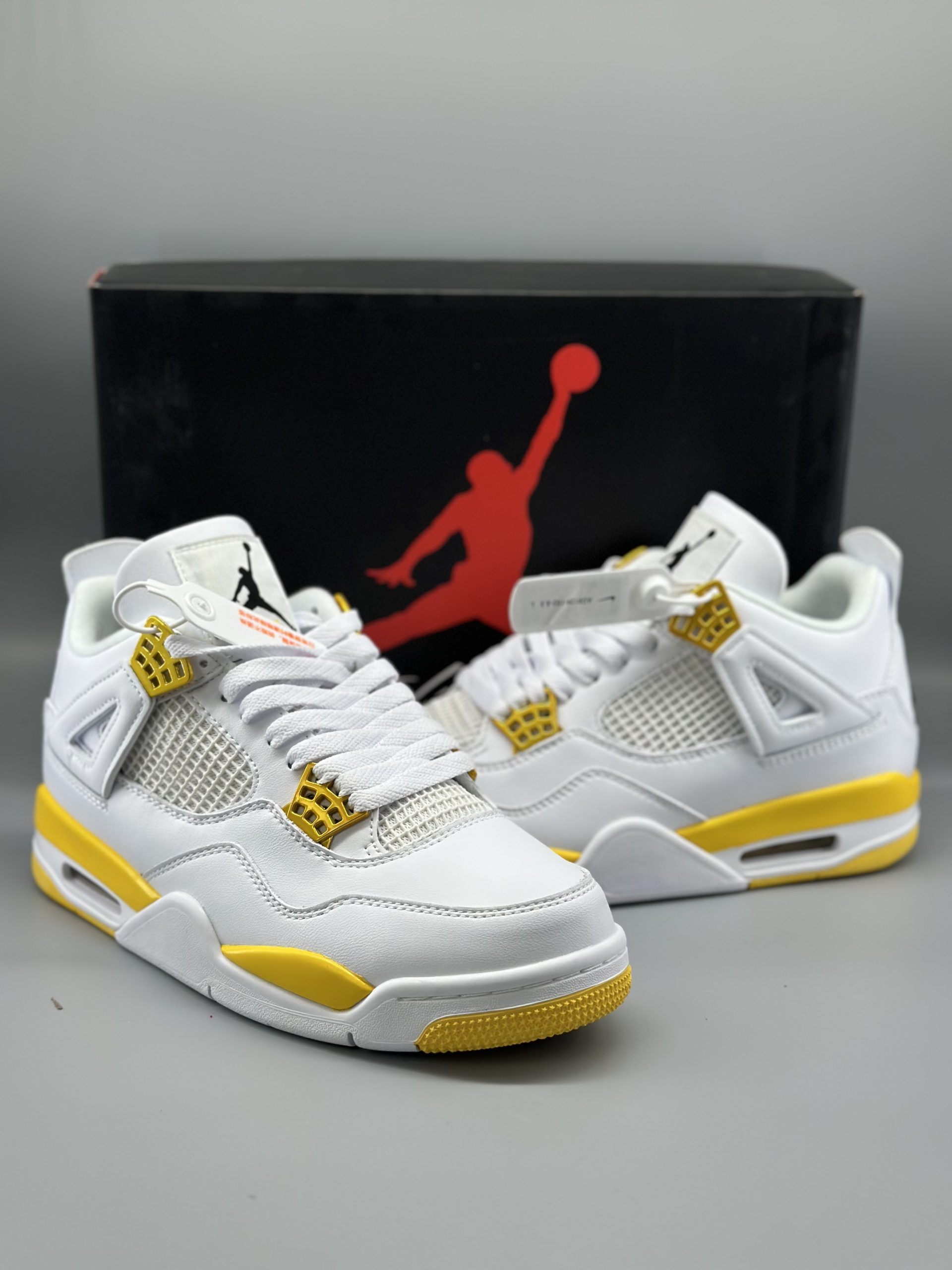 Jordan 4 Metallic Yellow(2024)