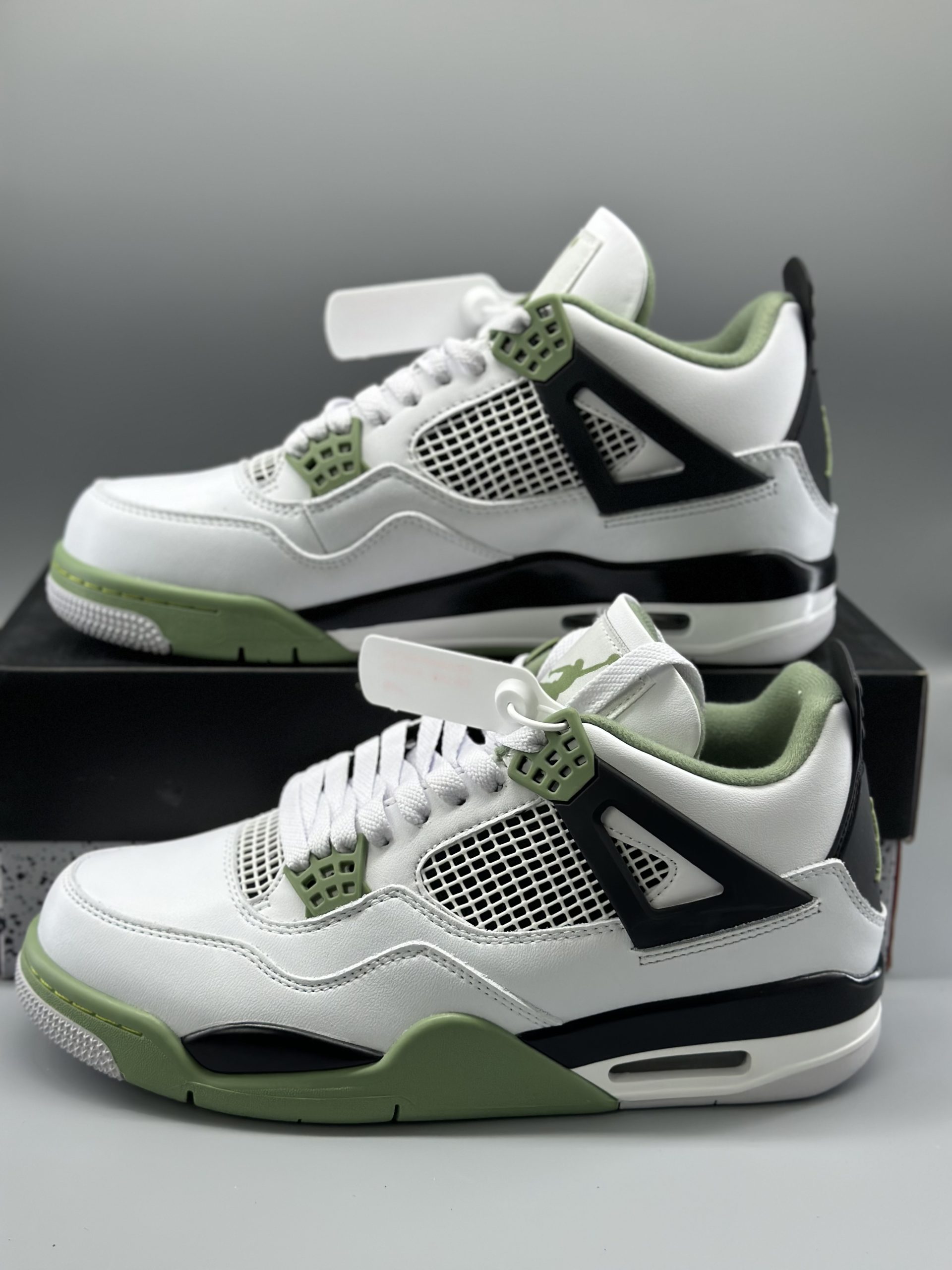 Jordan 4 Retro Seafoam