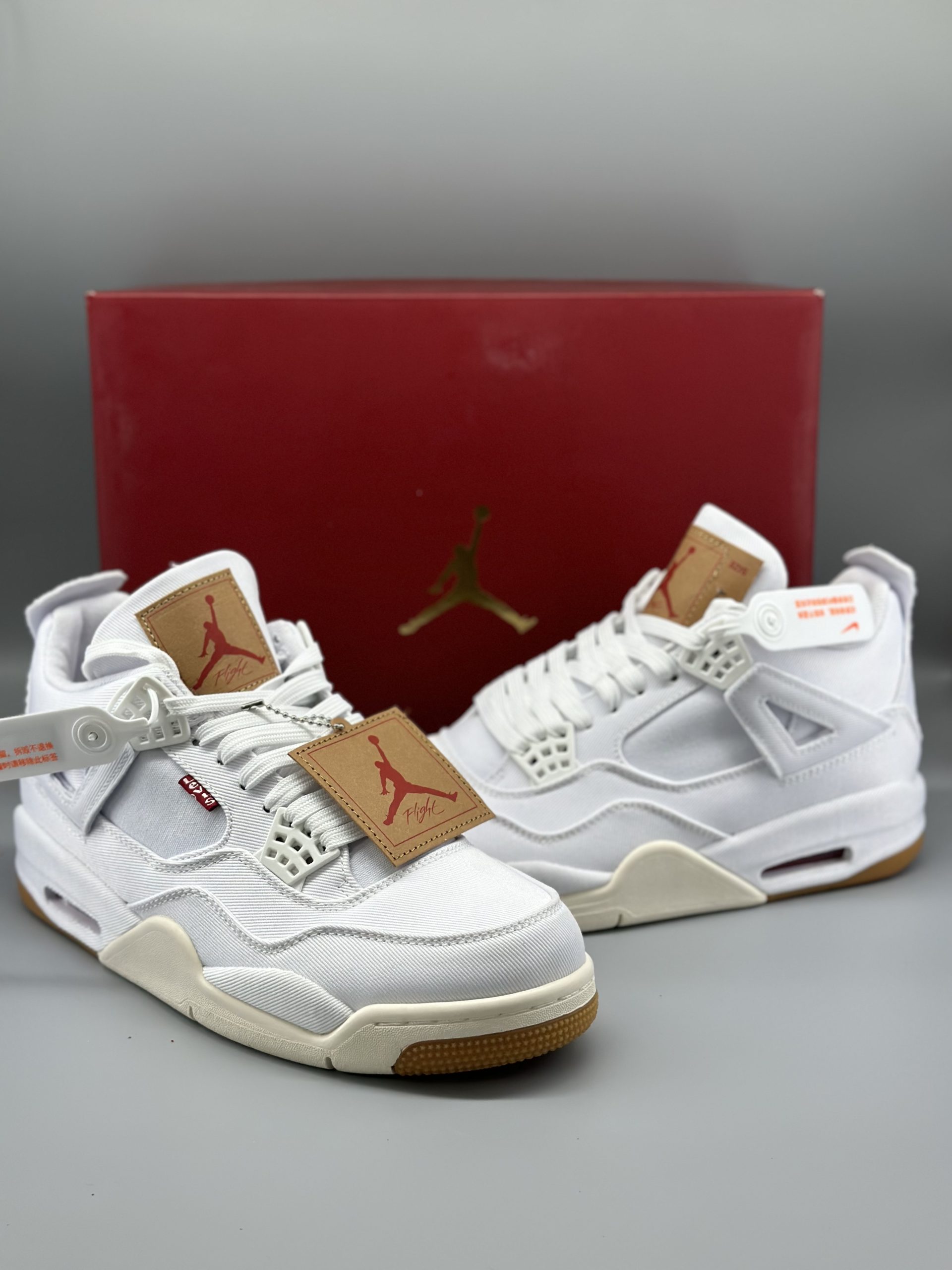 Jordan 4 Retro Levi’s White (Levi’s Tag)