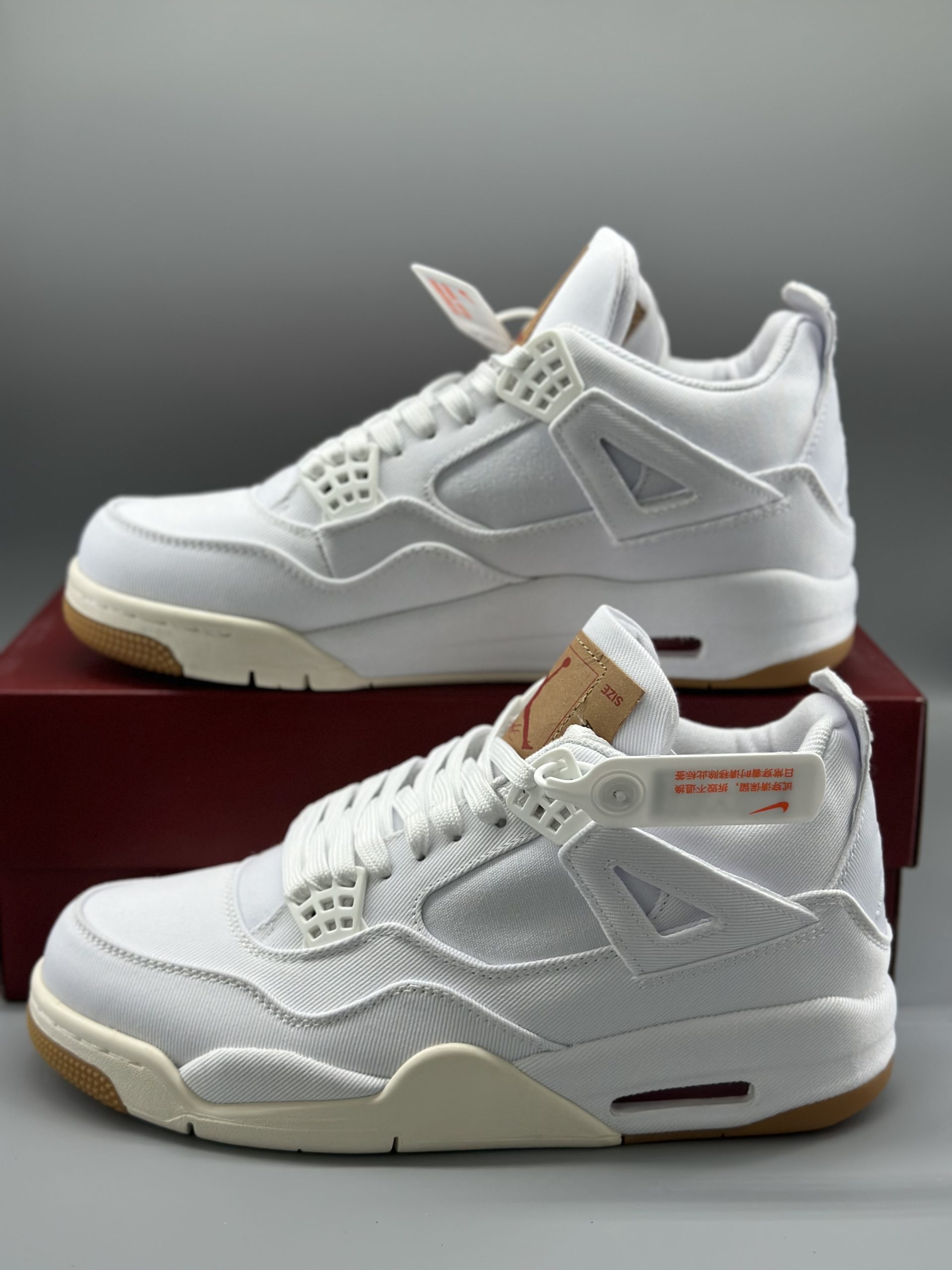 Jordan 4 Retro Levi’s White (Levi’s Tag)