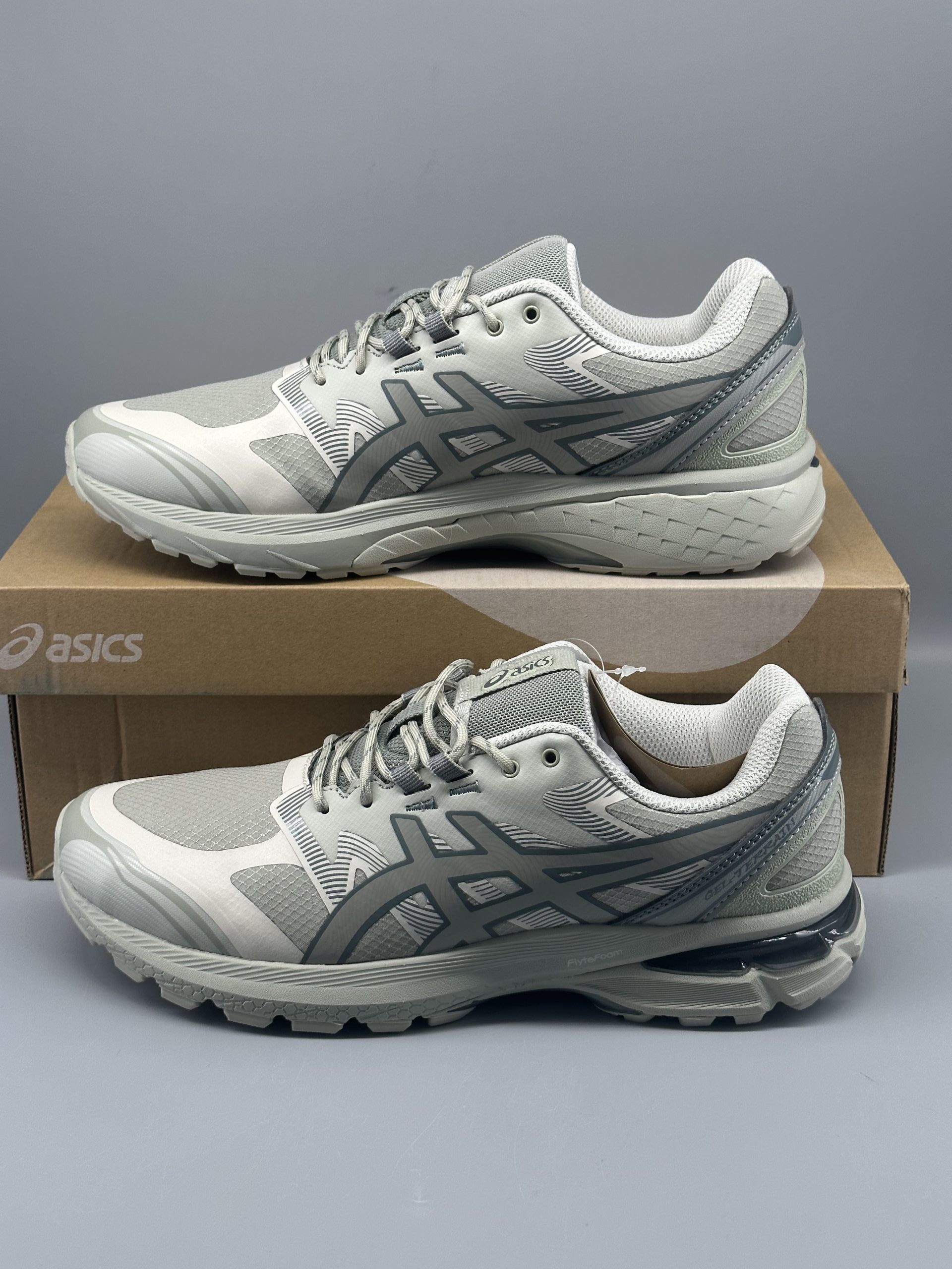ASICS Gel-Terrain Grey