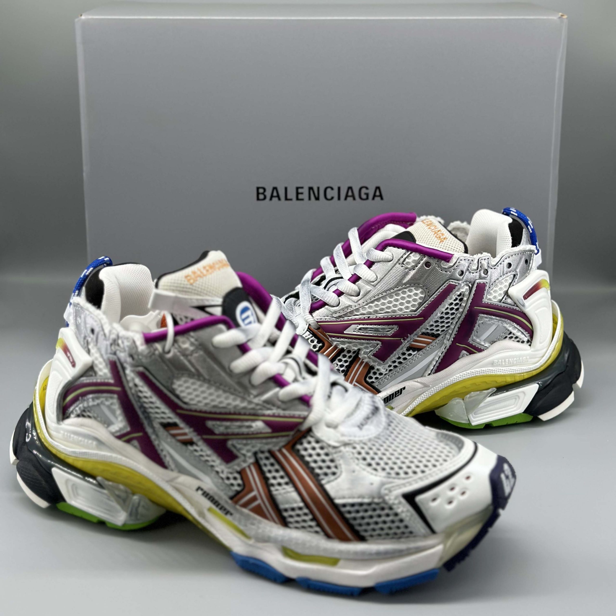 【FLASH SALE】 Balenciaga Runner Multicolor  677403W3RB68123