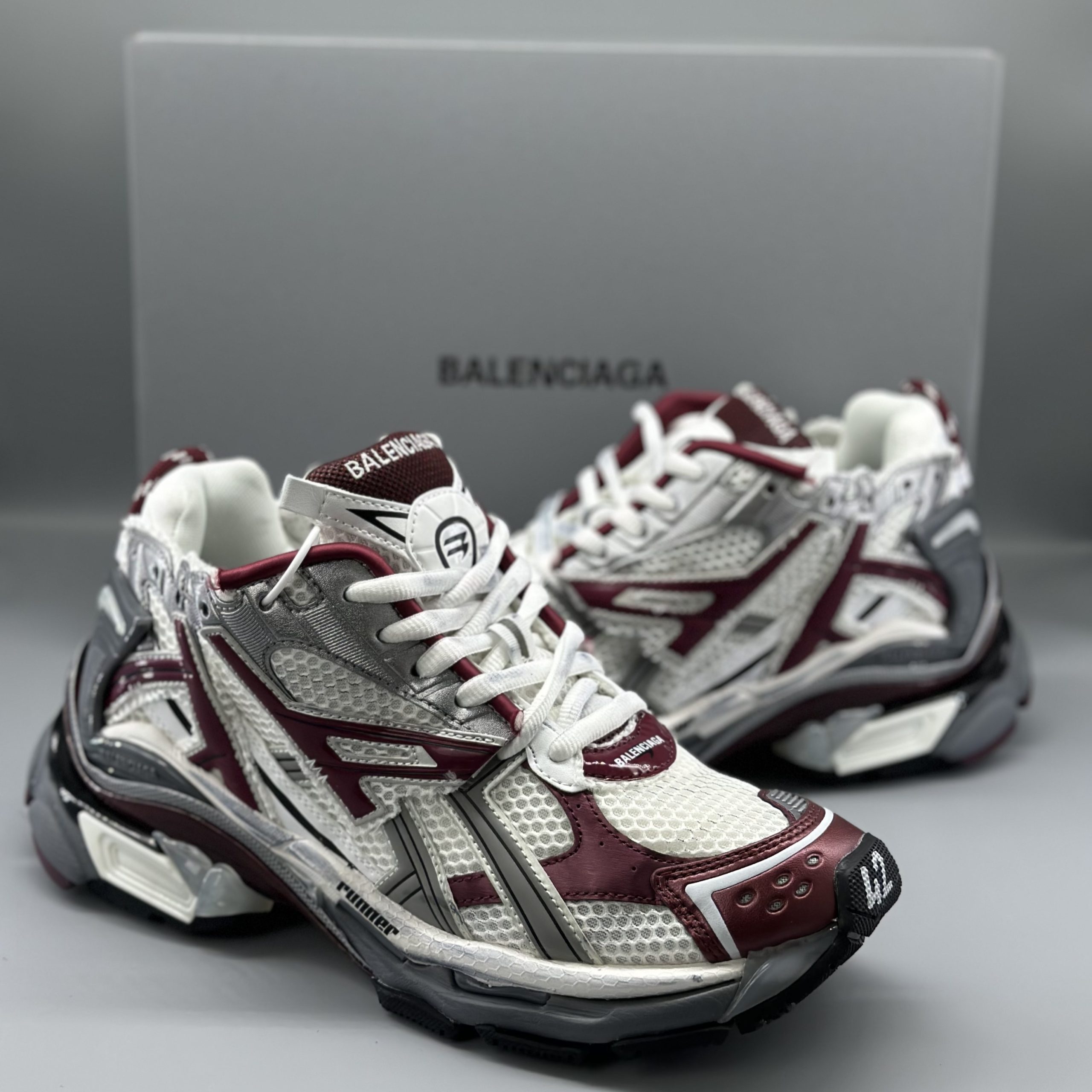 Balenciaga Runner Burgundy 677403W3RB39069