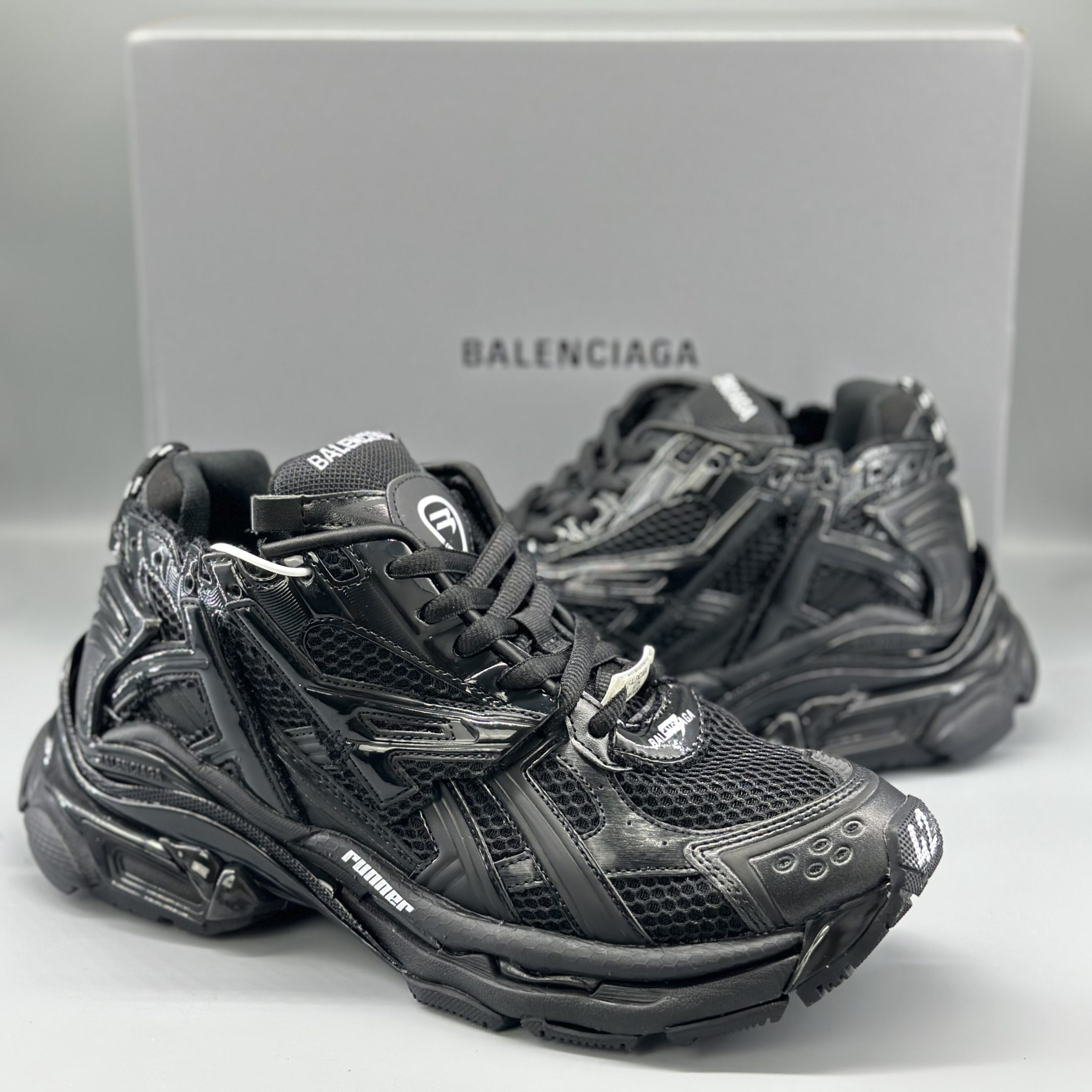 Balenciaga Runner Black 656065W3RA11000