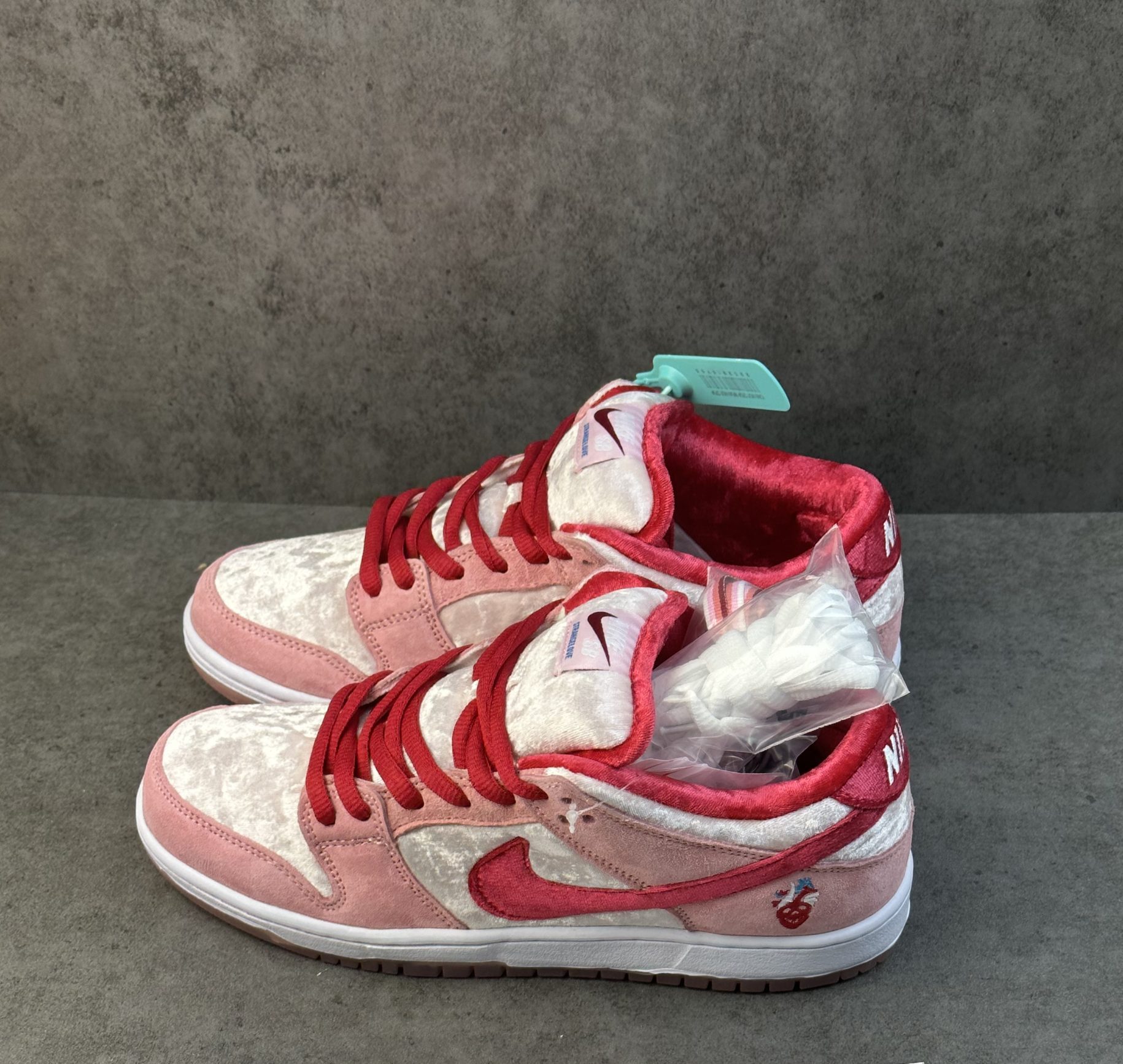 Nike SB Dunk Low StrangeLove Skateboards