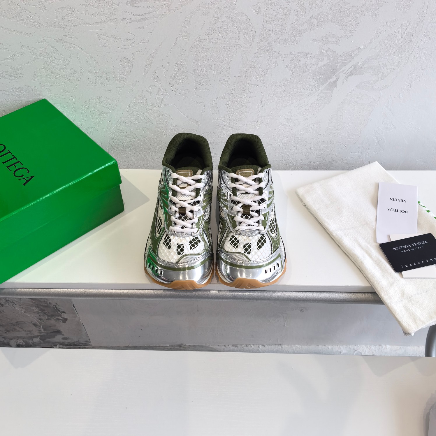 Bottega Veneta Orbit Mud White 741357V2X402848