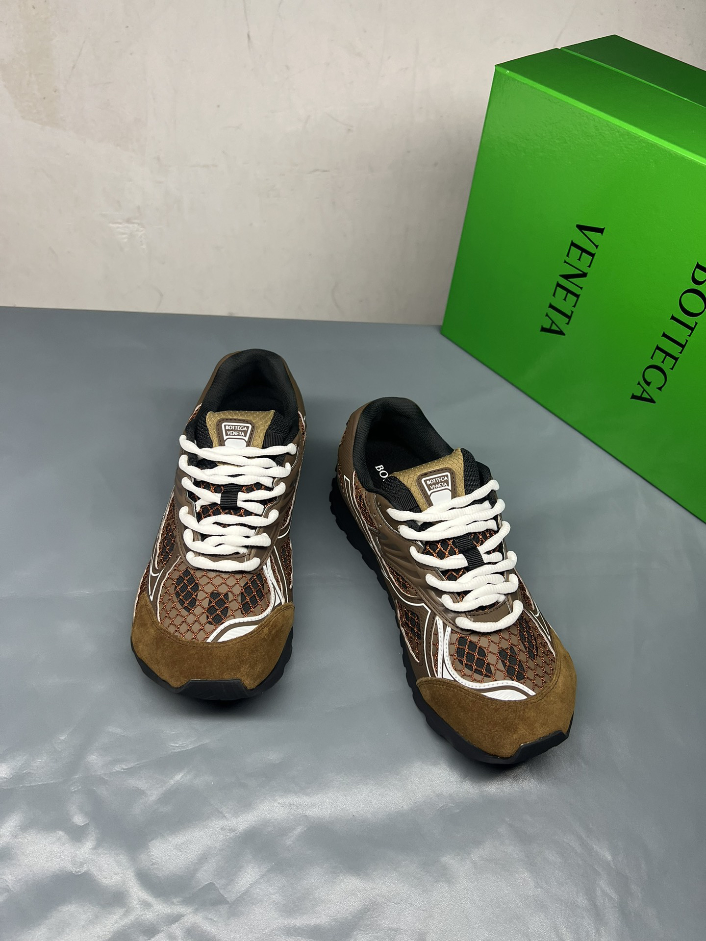 Bottega Veneta Orbit Star Anise Pinecone 816635V55B02419