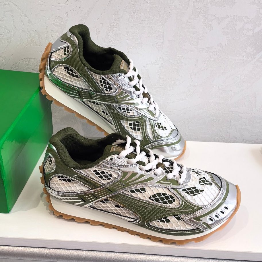 Bottega Veneta Orbit Mud White 741357V2X402848