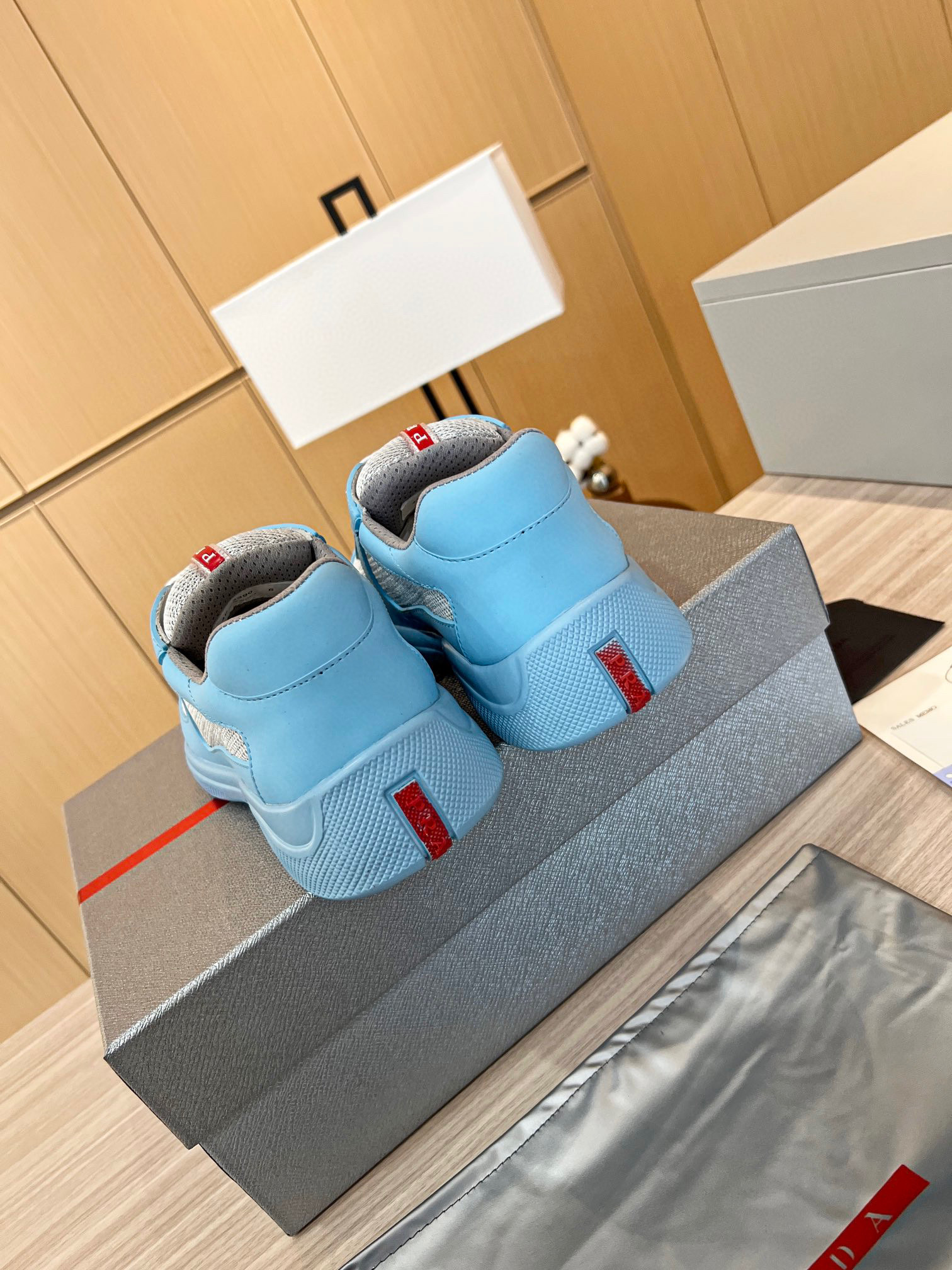 Prada America’s Cup Light Blue 3E6500_3LLJ_F0076_F_025