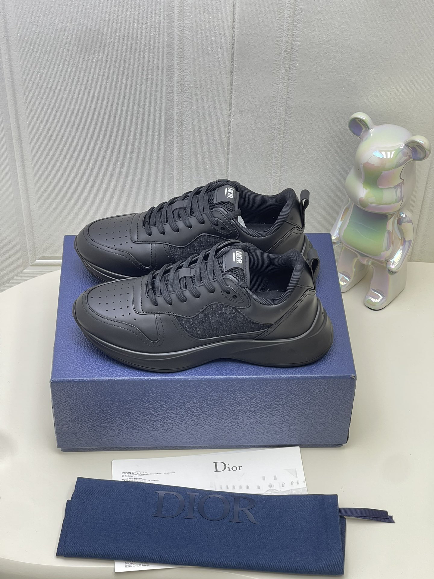 B25 Runner Sneaker Black Smooth Calfskin and Dior Oblique Jacquard 3SN299ZIR_H900