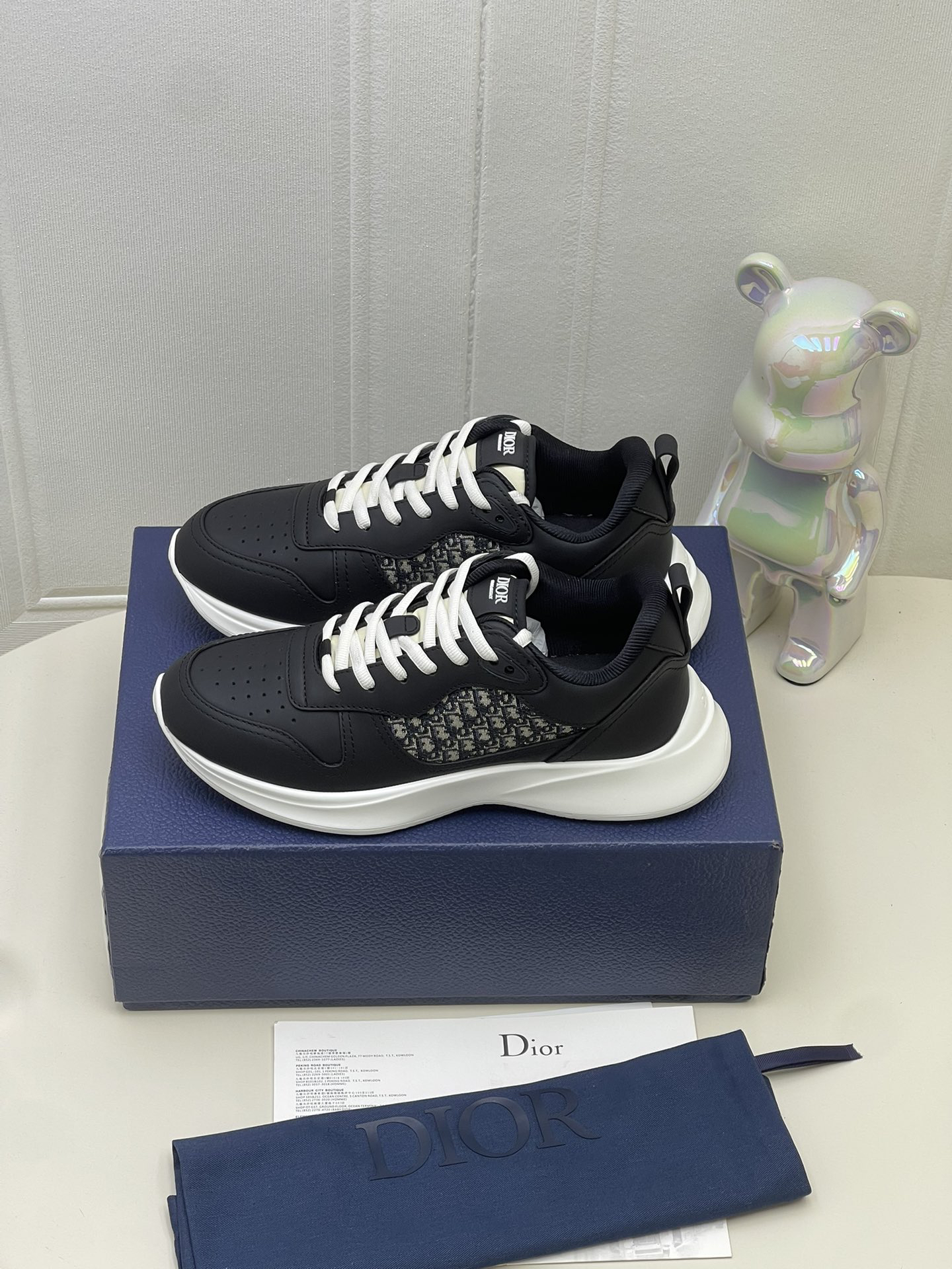 B25 Runner Sneaker Black White Calfskin and Dior Oblique Jacquard 3SN299ZIR_H965