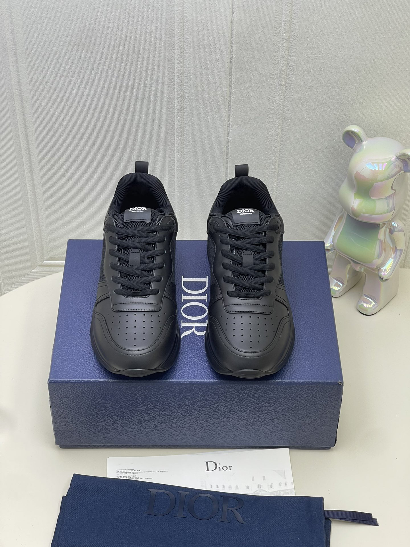 B25 Runner Sneaker Black Smooth Calfskin and Dior Oblique Jacquard 3SN299ZIR_H900