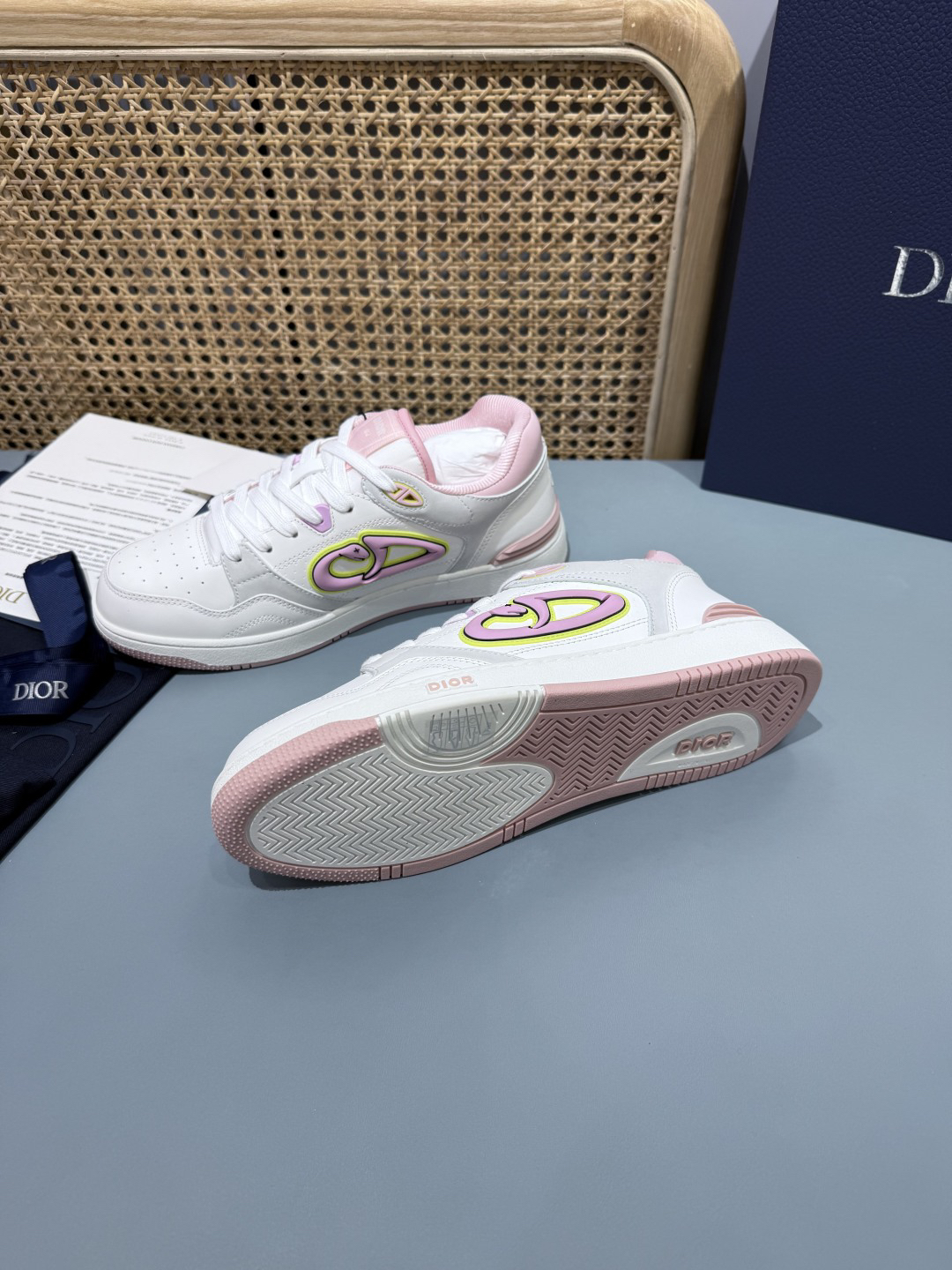 Dior B57 Low Dior Oblique White Pink 3SN318ZXU H553