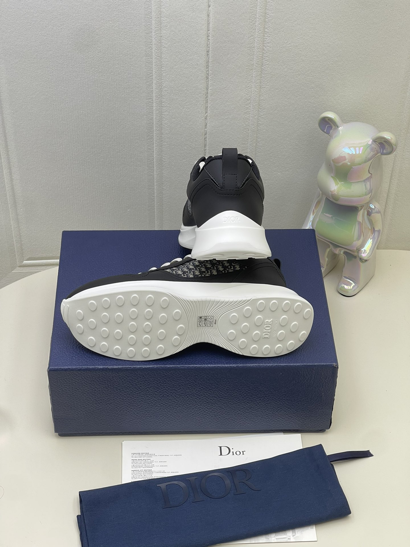 B25 Runner Sneaker Black White Calfskin and Dior Oblique Jacquard 3SN299ZIR_H965