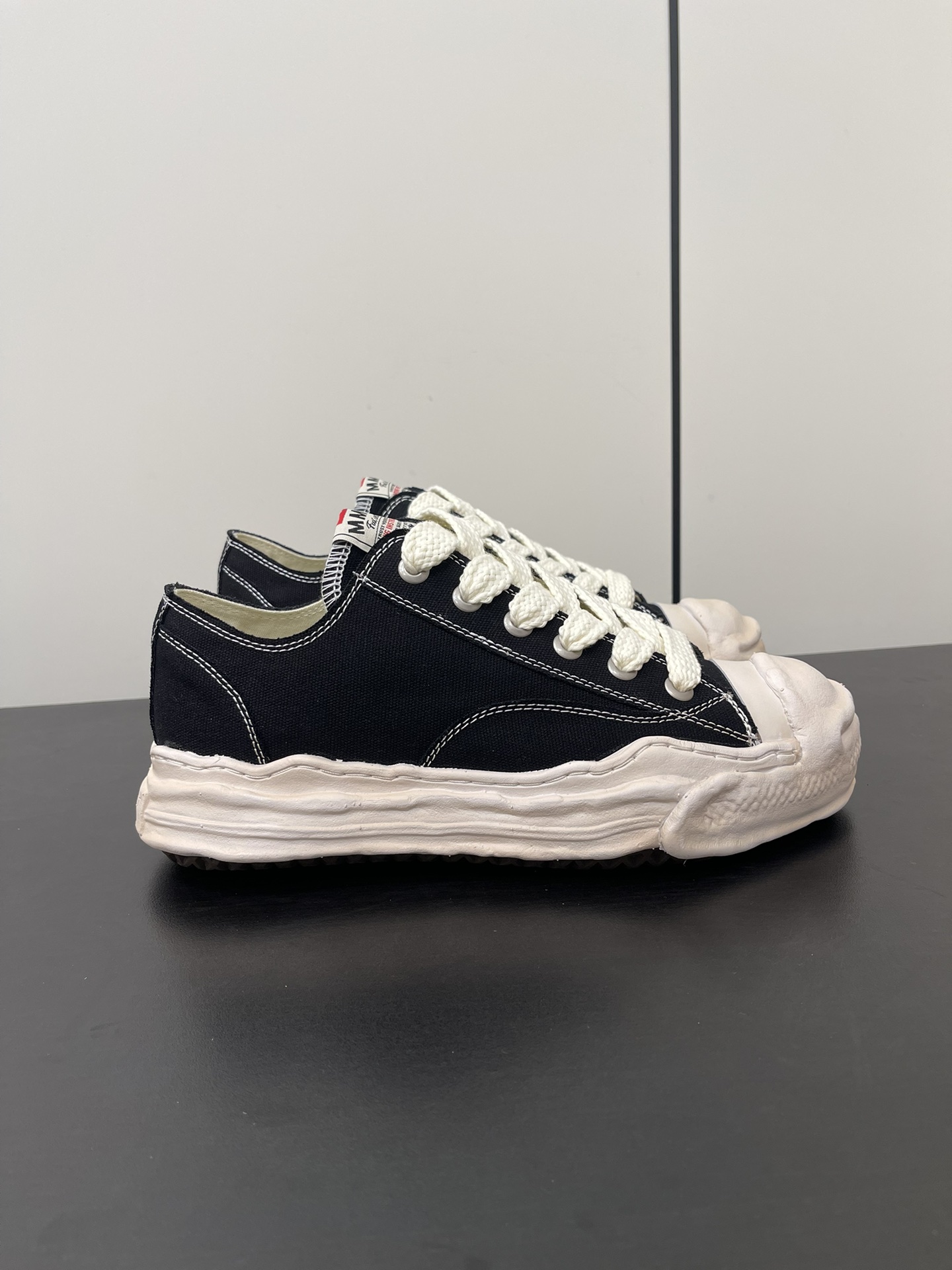 Maison Mihara Yasuhiro Hank Vintage Sole Canvas Low Black A09FW734-BLK